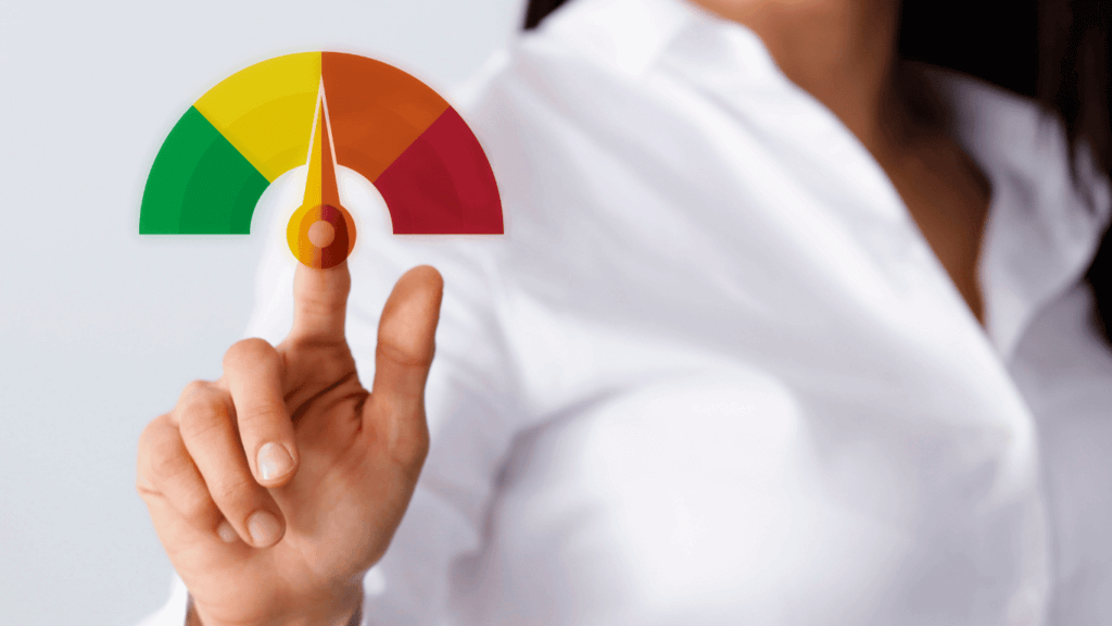 A person looking at a graph showing the benefits of a high SSI score